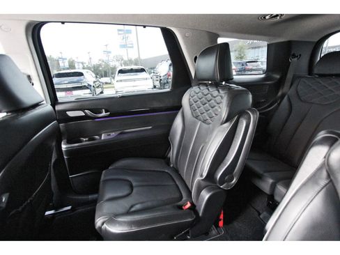 Used 2022 Hyundai Palisade Limited FWD image 13