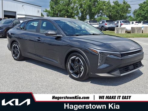 Certified 2025 Kia K4 EX FWD image 1