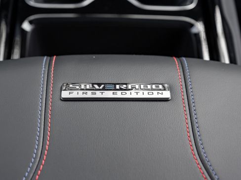 New 2024 Chevrolet Silverado EV RST image 33