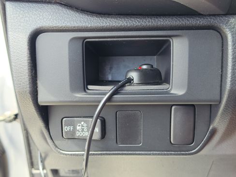 Used 2016 Toyota Tacoma SR5 RWD image 31