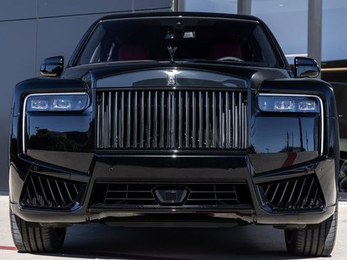 New 2026 Rolls-Royce Cullinan Black Badge image 7