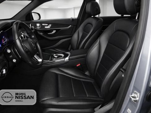 Used 2018 Mercedes-Benz GLC 300 w/ Premium Package image 7