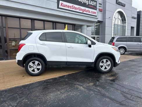 Used 2022 Chevrolet Trax LS w/ Tint and Cruise Package image 6