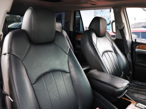 Used 2010 Buick Enclave CXL w/ Trailering Provision Package image 16