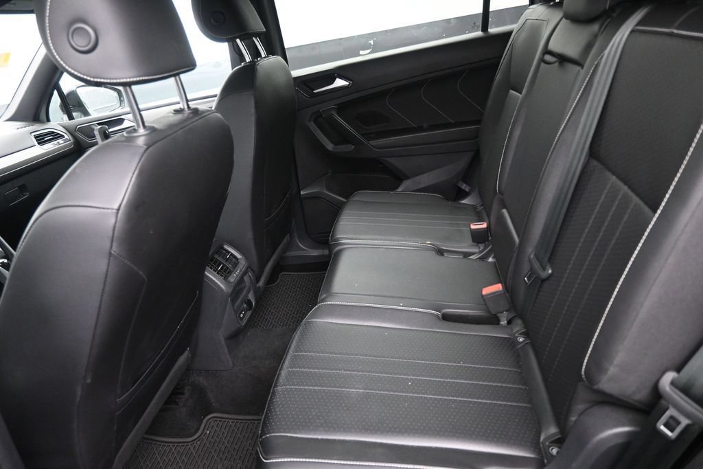 Used 2023 Volkswagen Tiguan SE R-Line FWD image 13