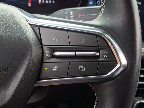 Used 2024 Chevrolet Traverse LT FWD image 25