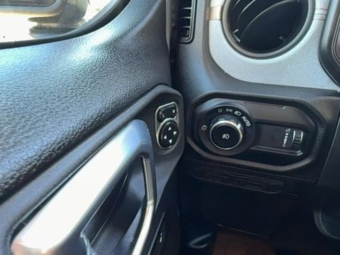 Used 2024 Jeep Wrangler Sport image 15