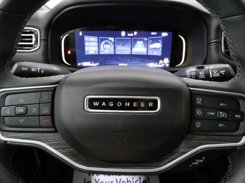 Used 2023 Jeep Wagoneer L Series III w/ Preferred Equipment Group image 14