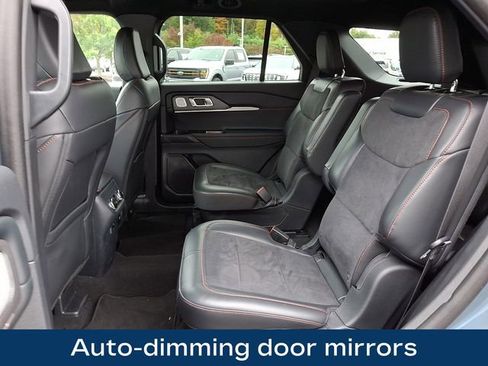 Used 2025 Ford Explorer ST image 12