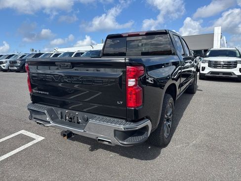 Used 2023 Chevrolet Silverado 1500 LT AWD/4WD image 2