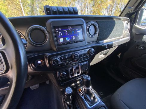 Used 2022 Jeep Wrangler Unlimited Sport image 19