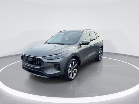 Used 2025 Ford Escape Platinum image 4