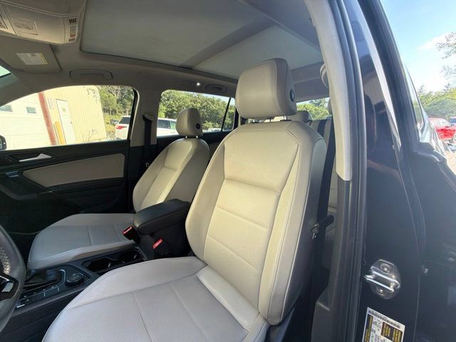 Used 2020 Volkswagen Tiguan SE w/ Panoramic Sunroof Package AWD/4WD image 21
