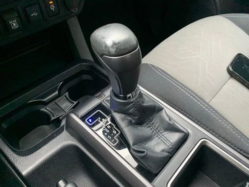 Used 2021 Toyota Tacoma TRD Sport image 19