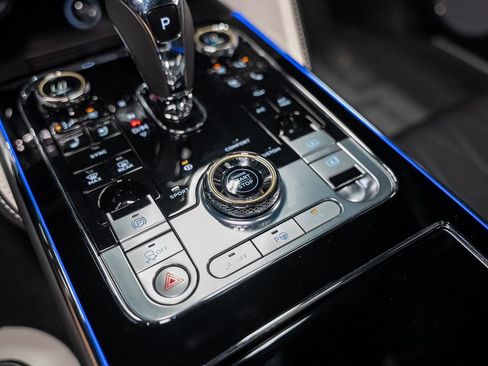 Used 2023 Bentley Flying Spur W12 image 55