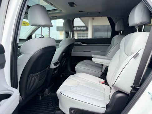 Used 2023 Hyundai Palisade SEL w/ Premium Package image 11