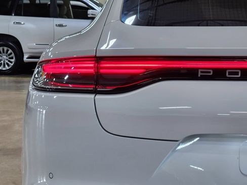 Used 2022 Porsche Panamera image 20