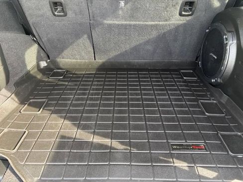 Used 2018 Jeep Wrangler Unlimited Sahara AWD/4WD image 15