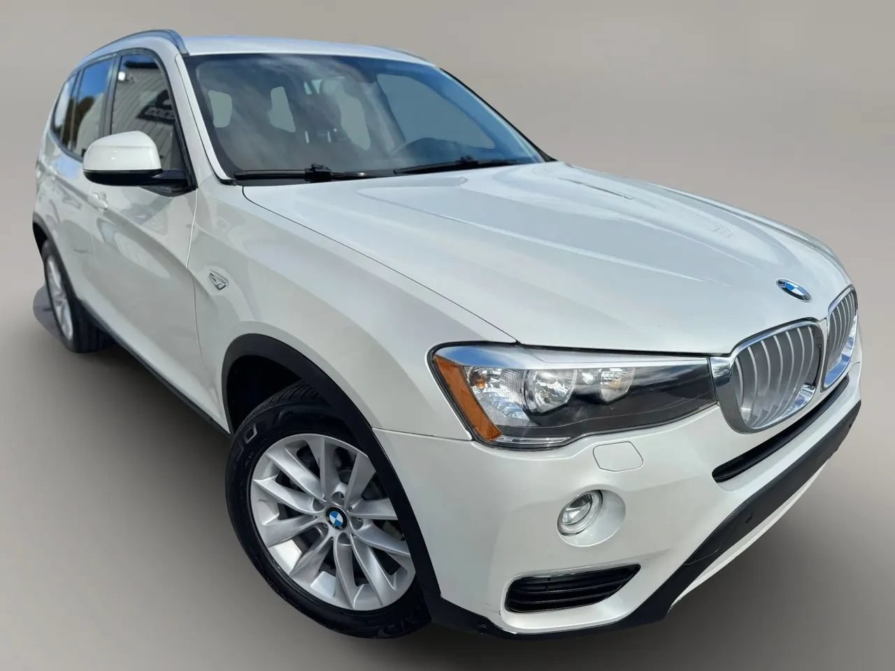Used 2017 BMW X3 xDrive28i AWD/4WD image 2