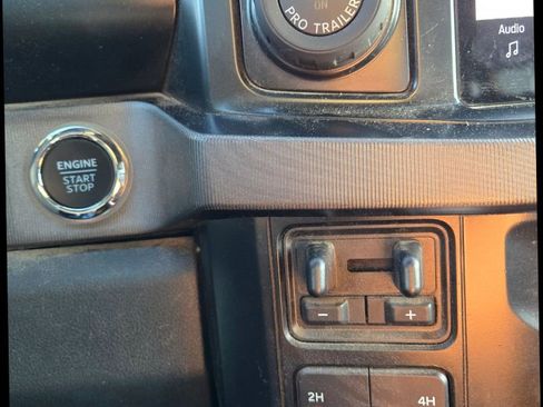 Used 2023 Ford F250 Platinum image 25