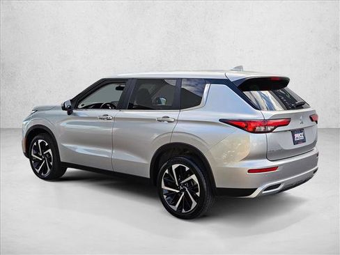 Used 2024 Mitsubishi Outlander SE FWD image 8