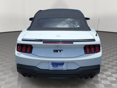 Used 2025 Ford Mustang GT Premium RWD image 5