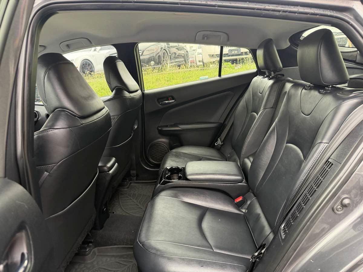 Used 2017 Toyota Prius Prime Premium FWD image 11