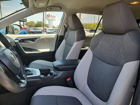Used 2021 Toyota RAV4 XLE FWD image 14