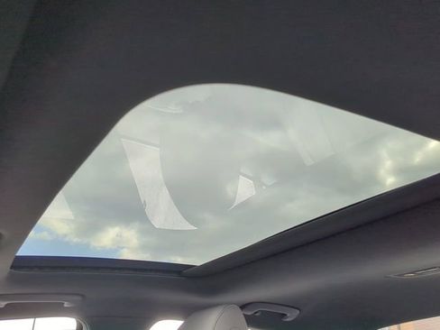 Used 2023 Genesis G70 2.0T w/ Sport Prestige Package image 18