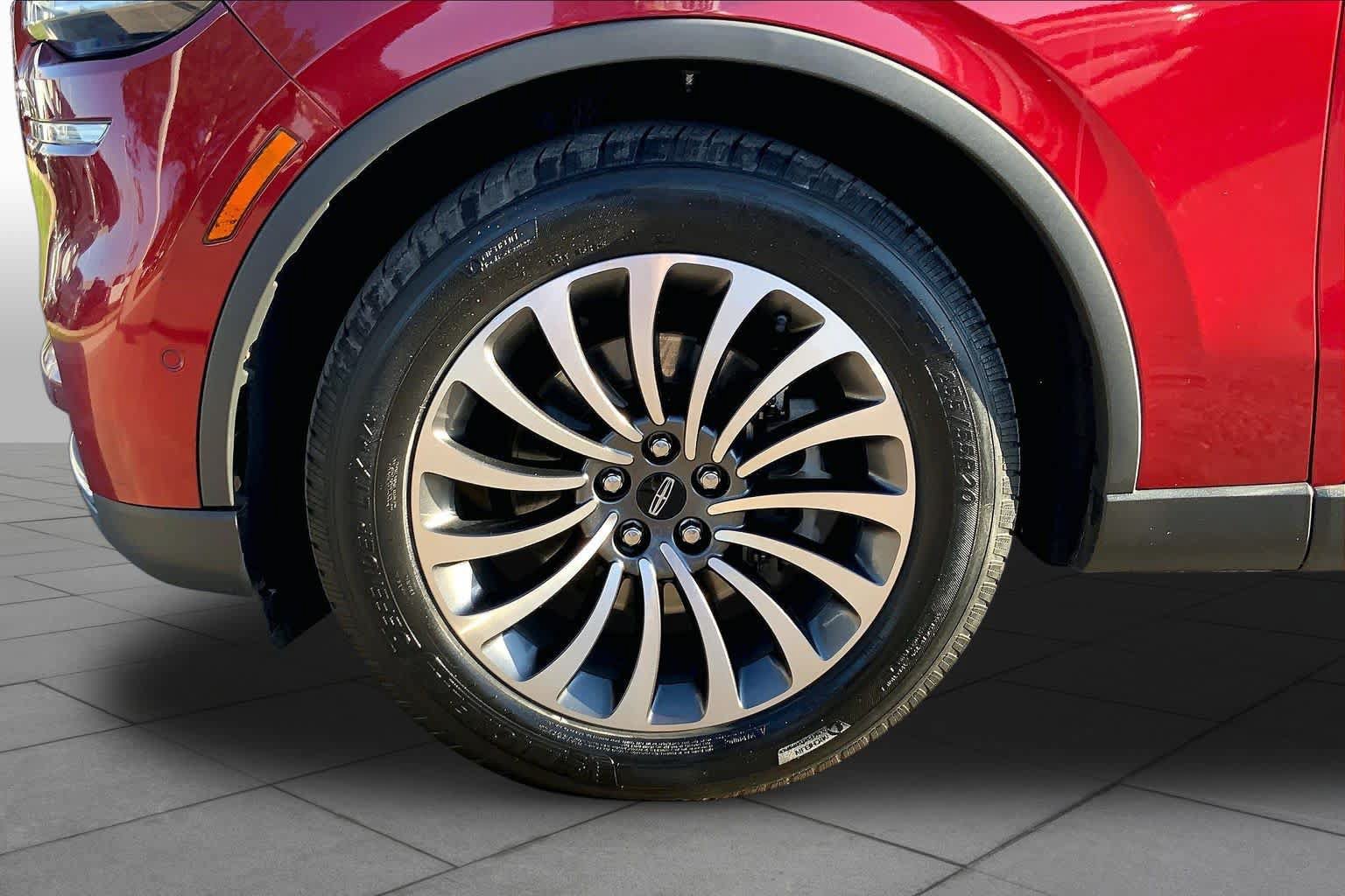Used 2020 Lincoln Aviator Reserve w/ Equipment Group 201A RWD image 11