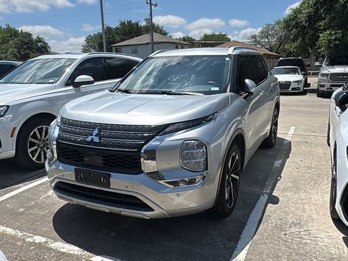 Used 2023 Mitsubishi Outlander SEL FWD image 2