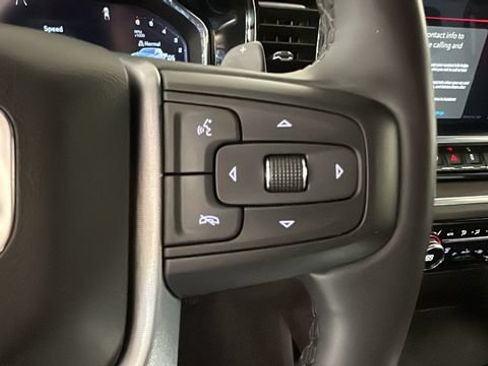 Used 2023 GMC Sierra 1500 SLT w/ SLT Convenience Package AWD/4WD image 16