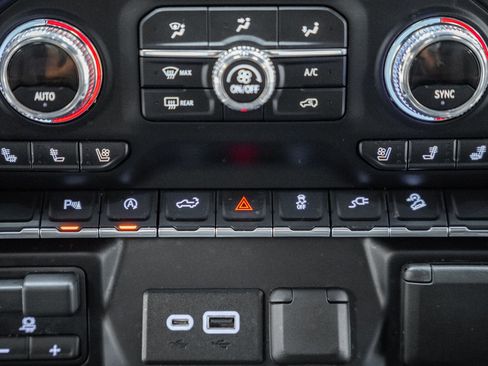 Used 2019 GMC Sierra 1500 AT4 w/ AT4 Premium Package image 30