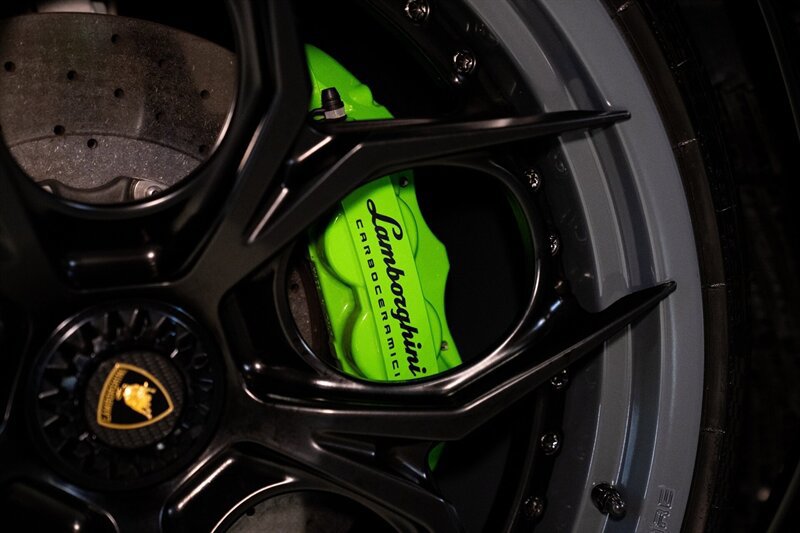 Used 2020 Lamborghini Aventador SVJ AWD/4WD image 27