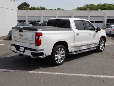 Used 2024 Chevrolet Silverado 1500 High Country w/ High Country Premium Package image 10