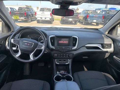 Used 2024 GMC Terrain SLE FWD image 9