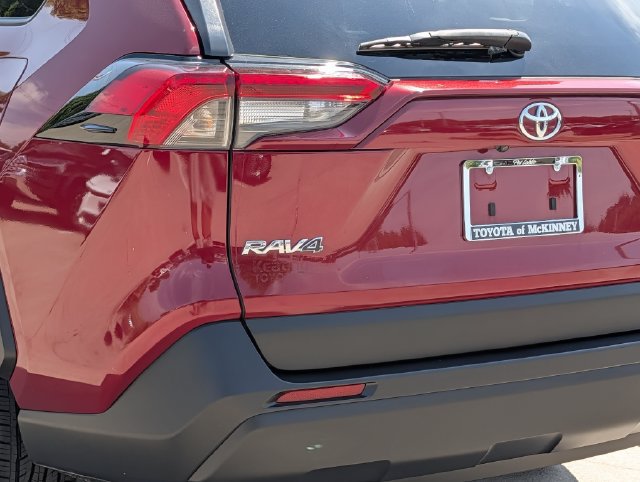 Used 2024 Toyota RAV4 XLE w/ Convenience Package FWD image 8
