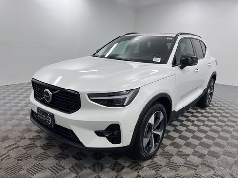 New 2026 Volvo XC40 B5 Plus w/ Protection Package Premier image 2