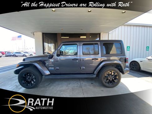 Used 2023 Jeep Wrangler Sahara w/ Cold Weather Group AWD/4WD image 9