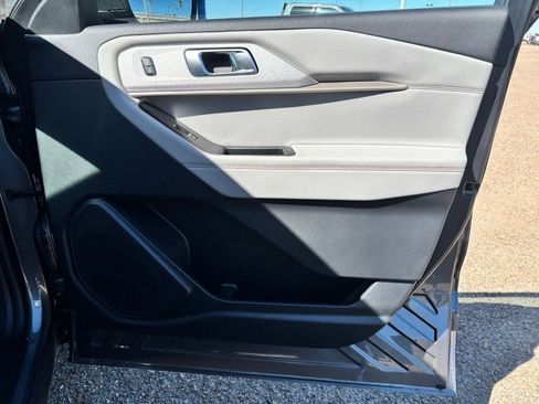 New 2026 Ford Explorer Active w/ Active Comfort Package image 19