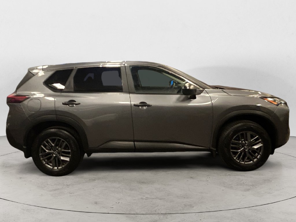 Used 2023 Nissan Rogue S AWD/4WD image 6