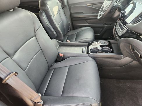 Used 2021 Honda Pilot Touring image 14