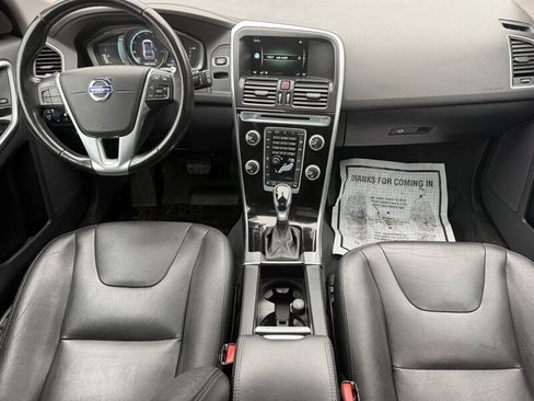 Used 2015 Volvo XC60 T6 w/ Proximity Package AWD/4WD image 19