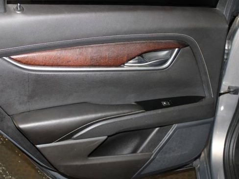 Used 2019 Cadillac XTS Luxury image 12