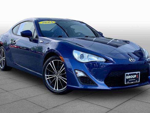 Used 2015 Scion FR-S RWD image 3