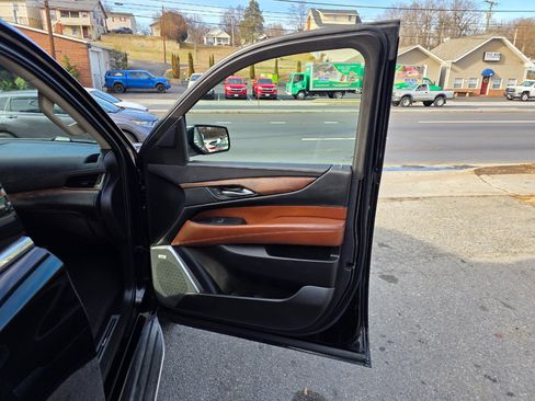 Used 2015 Cadillac Escalade ESV Premium image 18