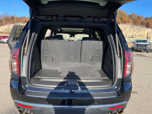 Used 2023 Chevrolet Tahoe Premier AWD/4WD image 24