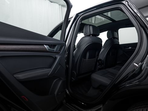 Certified 2025 Audi Q5 2.0T Premium Plus w/ Premium Plus Package image 18