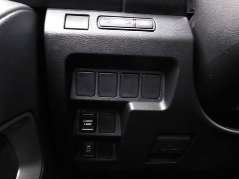 Used 2024 Nissan Frontier SV image 26