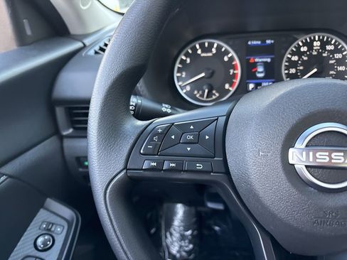 Used 2025 Nissan Sentra S image 17